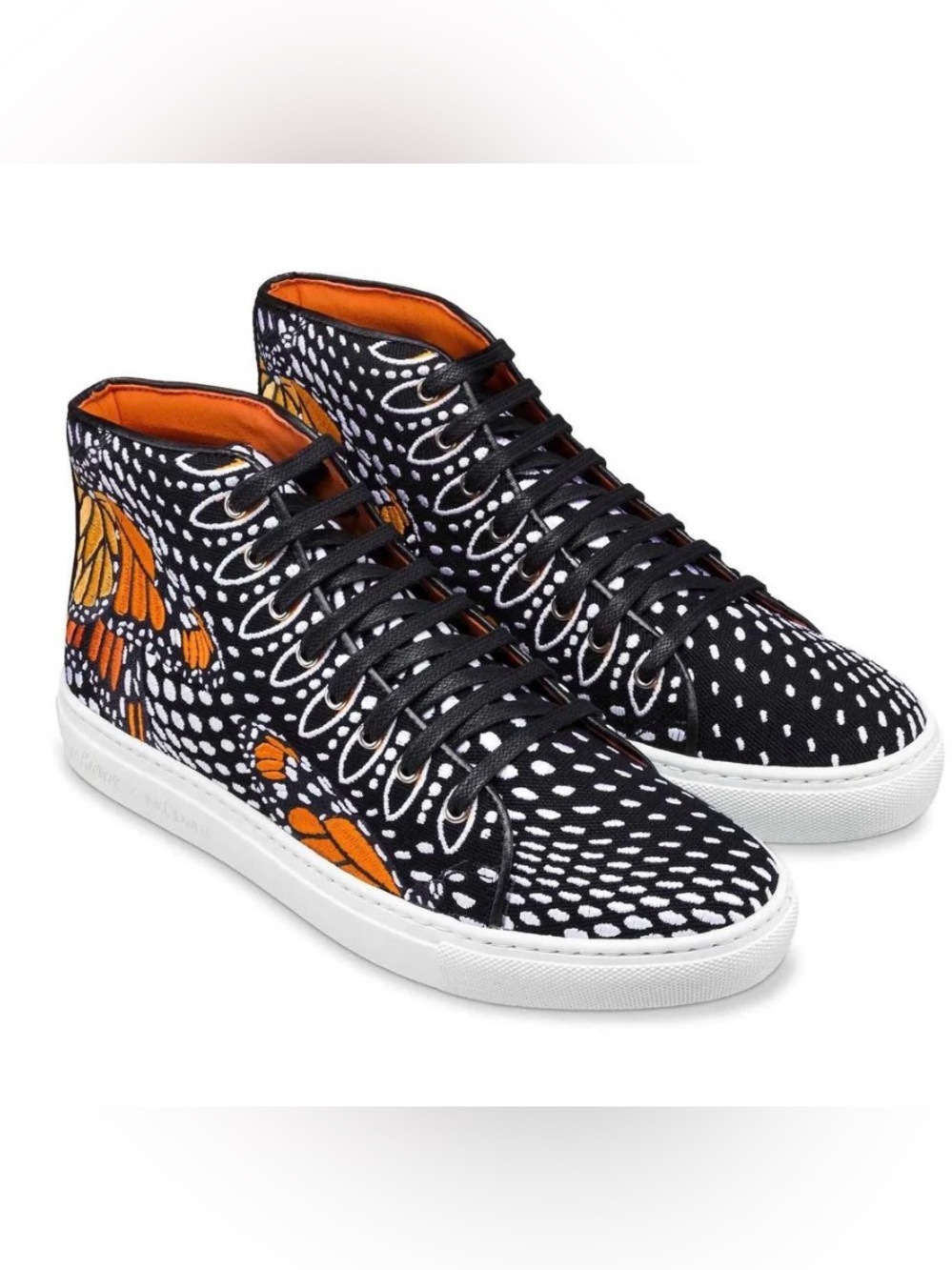 Le Mondeur The Monarch in La Moda